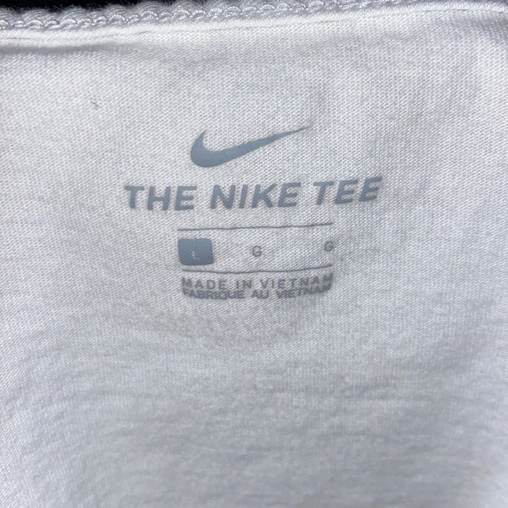 Women’s Nike Embroidered Floral Femme Graphic Ringer Short-Sleeve Tee. Sz L